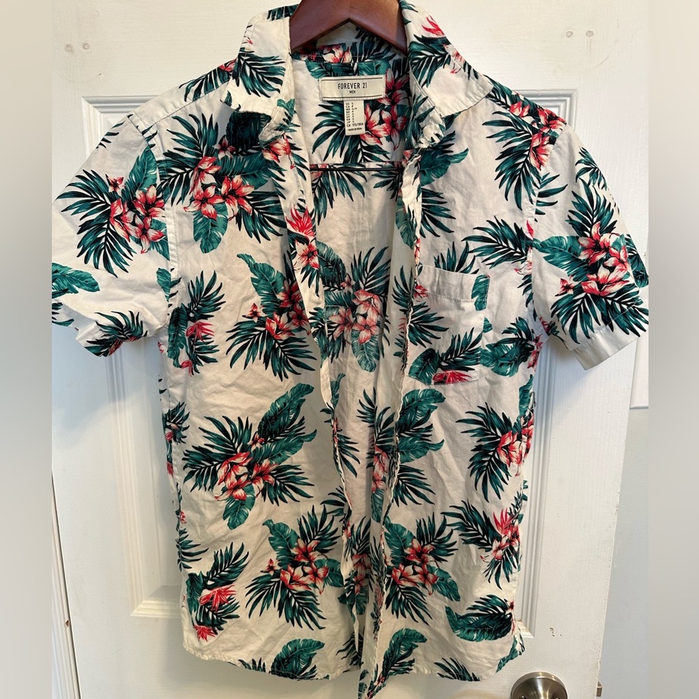 SOLD 🤩🤩 Men's Hawaiian shirt size small